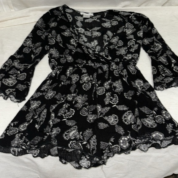 Floral Romper - Picture 2 of 4